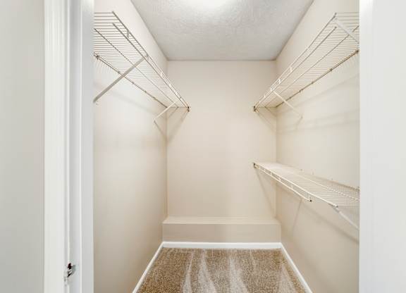 Closet at Grand at Pearl Apartments, Pearl