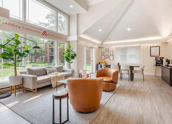 Posh Lounge Area In Clubhouse at The Greens at Columbia, Columbia