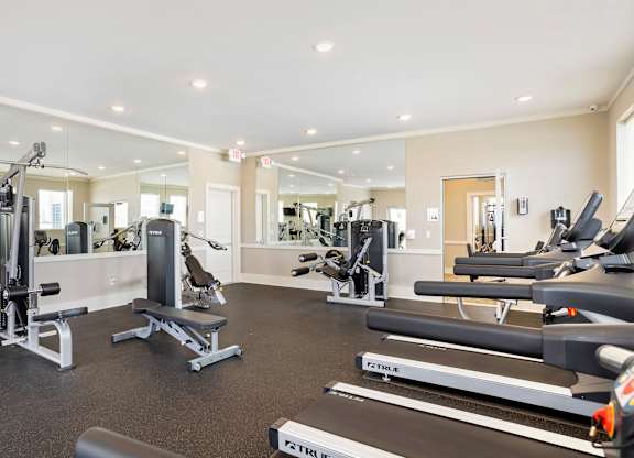 Fitness Center With Modern Equipment at La Veranda at Polly Lane Apartments,Lafayette, LA 70508