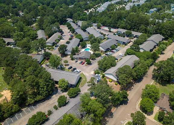 Bird eye view at Lakeshore Landing Apartments, Ridgeland, Mississippi