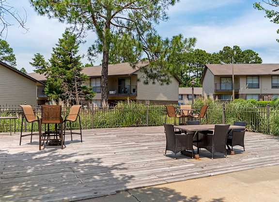 Exterior at Lakeshore Landing Apartments, Ridgeland