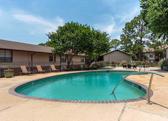 Pool Side Relaxing Area at Lakeshore Landing Apartments, Ridgeland, MS