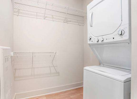 Laundry Room at Midtown Row Apartments, Alabama