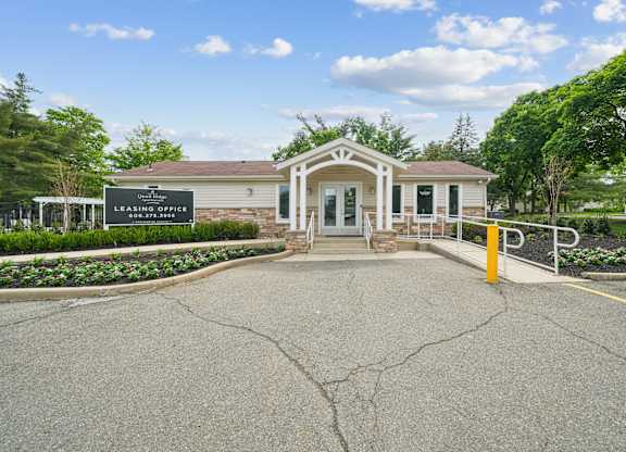 Exterior View of Quail Ridge Apartments in Plainsboro, NJ