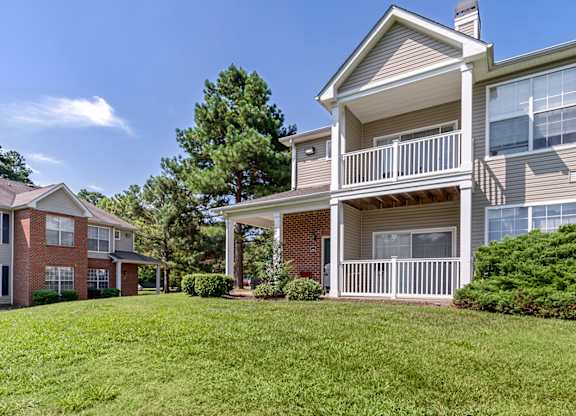 Exterior at Spotswood Commons, Williamsburg, VA 23188