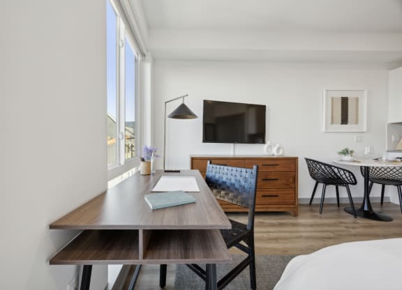 Office area at The Commons On Ludlow Apartments, Pennsylvania