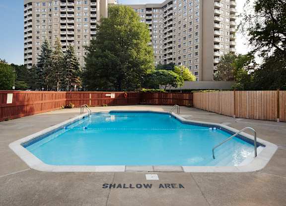 Supervised Outdoor Swimming Pool