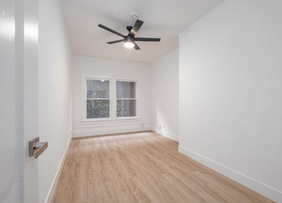 Room at Westmore Manor Apartments, Los Angeles, CA, 90020