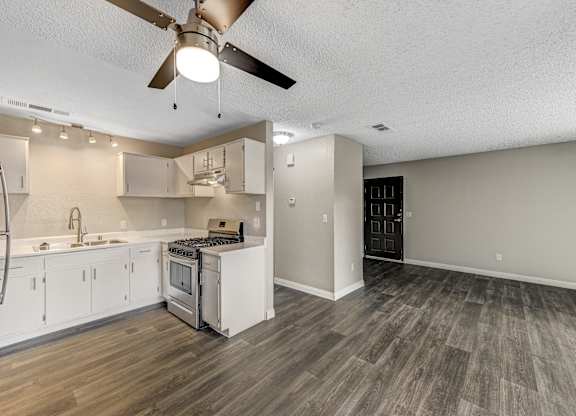 dining area at Desert Bay Apartments, Laughlin, NV