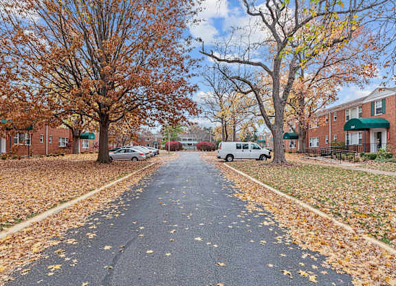 Street at Hampton Gardens, Missouri, 63139