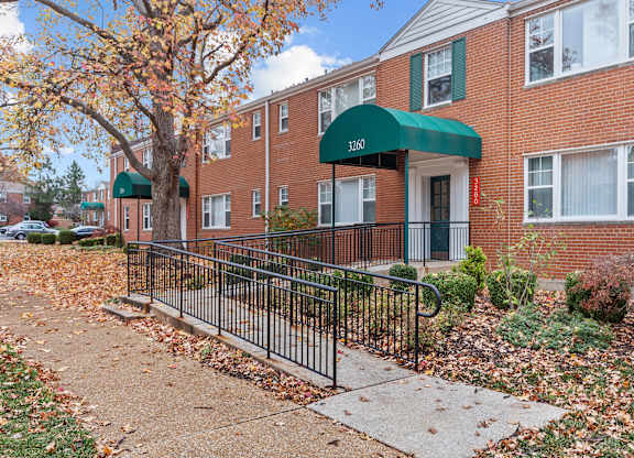 Property exterior at Hampton Gardens, Missouri, 63139