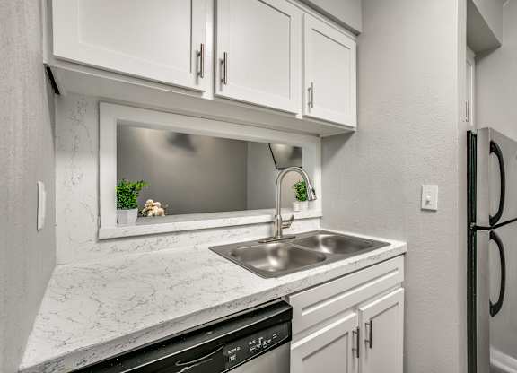breakfast bar at Bellaire Oaks Apartments, Texas, 77096