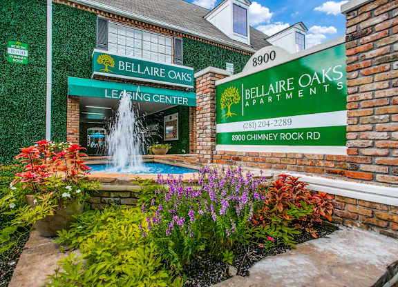 front entrance at Bellaire Oaks Apartments, Houston, TX