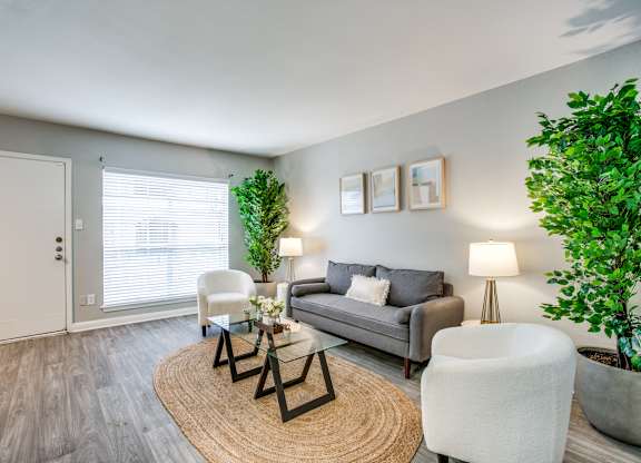 Spacious Living Room at Bellaire Oaks Apartments, Texas, 77096