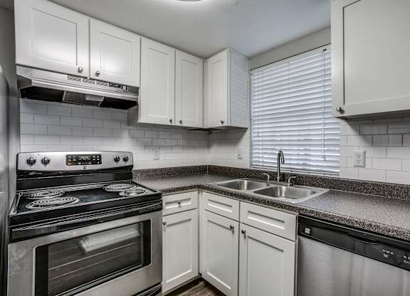 Kitchen at Bellaire Oaks Apartments, Houston, TX, 77096