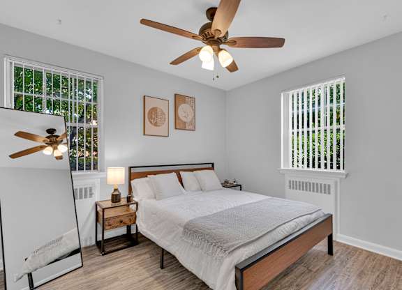 model bedroom at Hampton Gardens, Saint Louis, MO, 63139