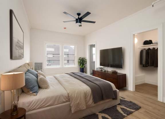 Bedroom at Westmore Manor Apartments, Los Angeles, California