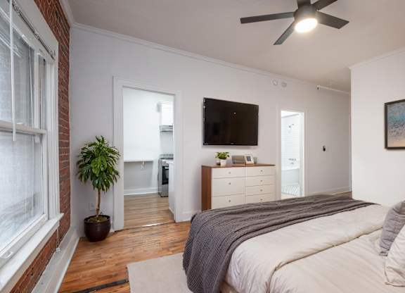 Studio bedroom at Westmore Manor Apartments, Los Angeles