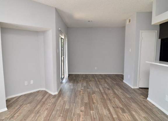 Spacious Living Room at Foxborough Apartments, Irving, 75061