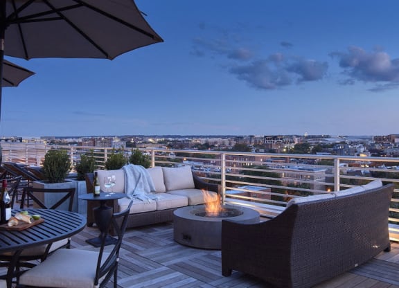 13|U boasts not one but two sprawling rooftop terraces that enjoy unobstructed views of DC and its storied monuments.