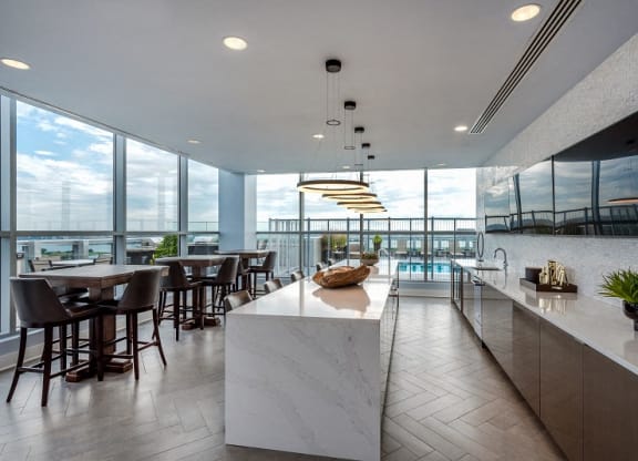 Clubhouse Dining at 220 Twentieth Street, Arlington