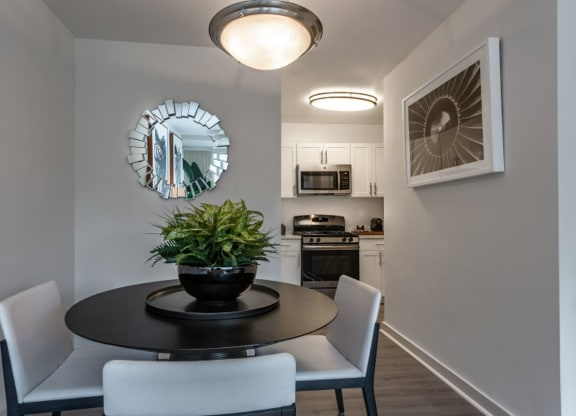 Dining Area at RiverHouse, Arlington, Virginia
