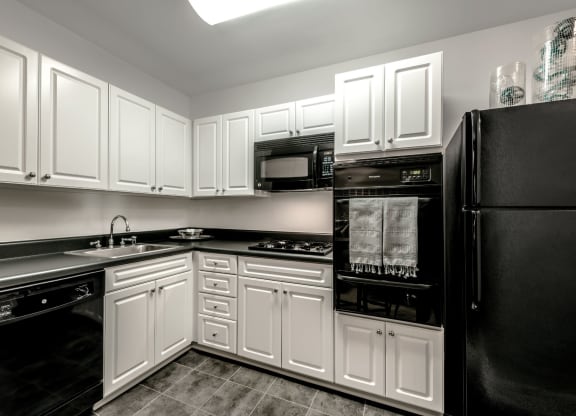 Black Appliances at RiverHouse, Arlington