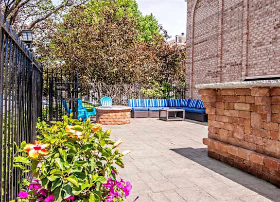 Outdoor Kitchen/Fire pit