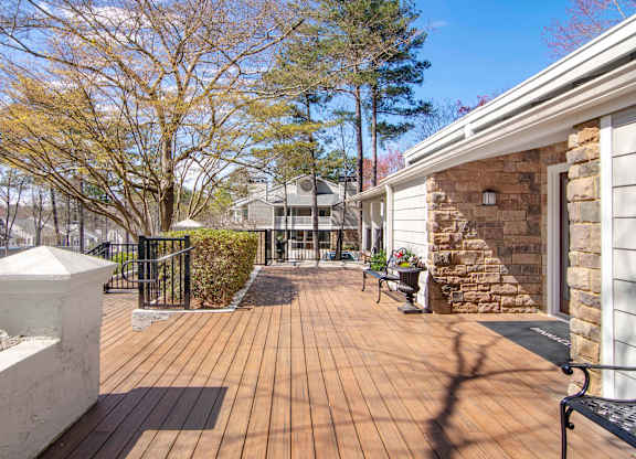 Apartments in Roswell, GA for rent - 2200 Big Creek Apartments - Outdoor Area