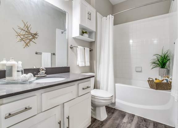 churchill on the park master bathroom