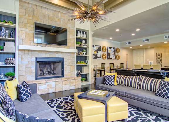 The Ascent at Windward apartments in Alpharetta Georgia photo of Clubhouse