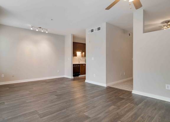 Atlanta, GA Apartments - Biltmore at Midtown - Living Room Area