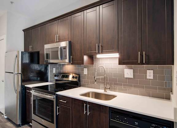 Biltmore at Midtown apartments in Atlanta, GA photo of kitchen