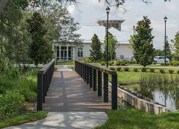 Apartments In Riverview, FL for Rent – Sole at Brandon – plenty of green spaces