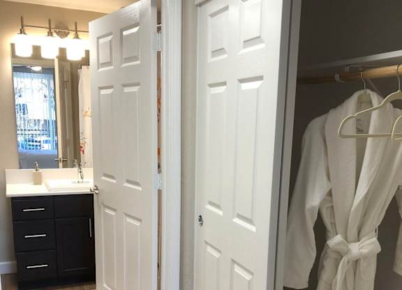 Walnut Creek Apartments - Ivy Hill - An interior shot of the spacious bedroom closet