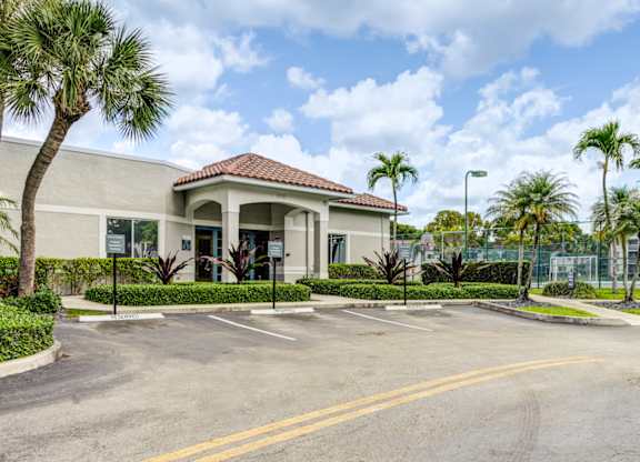 Sole at Sunrise apartments in Sunrise, FL photo of leasing office