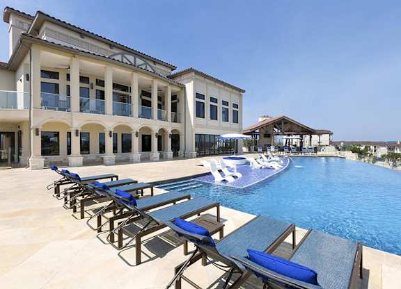 breathtaking infinity pool