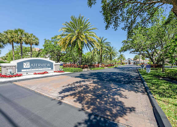 Apartments In Coconut Creek for Rent – Waterview at Coconut Creek – entrance to community with monument sign