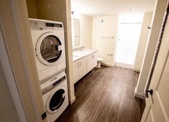 In-unit washer/dryer