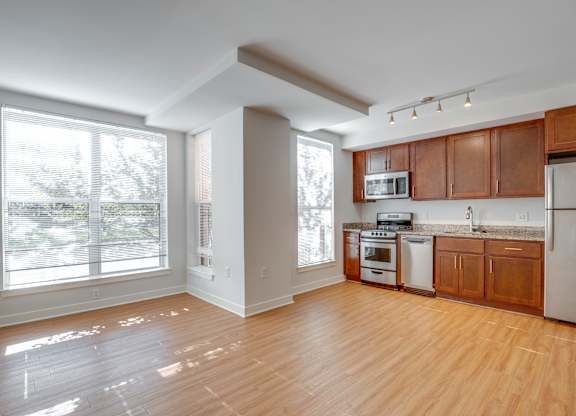 Open concept layout at 1600 Penn SE Apts in Hil East neighborhood of Washington, DC 20003