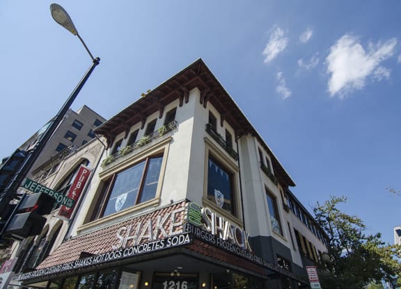 Restaurants and bars at 1633 Q, Washington