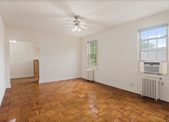 Living and dining at Park Crest Apartments, Washington, DC 20007