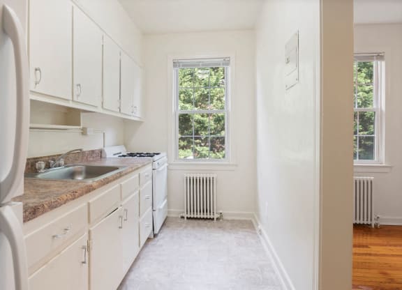 Beautiful Kitchen at Park Crest Apartments, District of Columbia