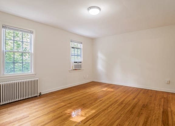 Living rooom at Park Crest Apartments, Washington, DC