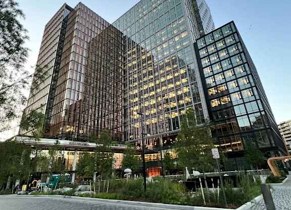Walking distance to new Amazon HQ2 National Landing campus from Lenox Club Apartments in Arlington VA  22202