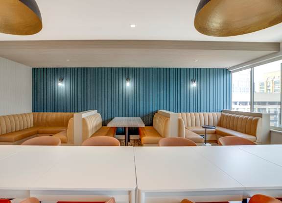 Newly renovated rooftop coworking at Lenox Club Apartments in National Landing, VA 22202