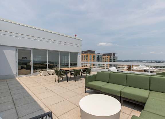 Updated rooftop deck at Lenox Club Apartments at National Landing, VA 22202