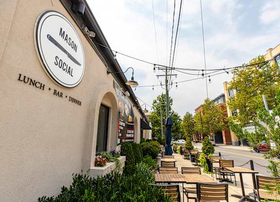 Mason Social near Mason Hall Apartments in Alexandria, VA 22314