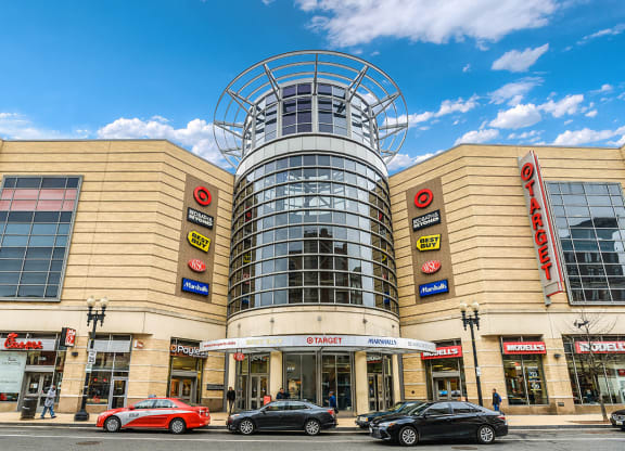 Restaurants and shopping at 1630 Park, Washington, 20010