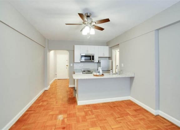 Studio apartment with renovated kitchen at The York and Potomac Park, Washington